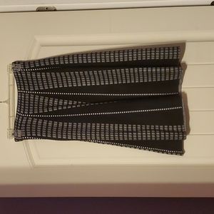 Slonl Woman Black and White Sweater Skirt